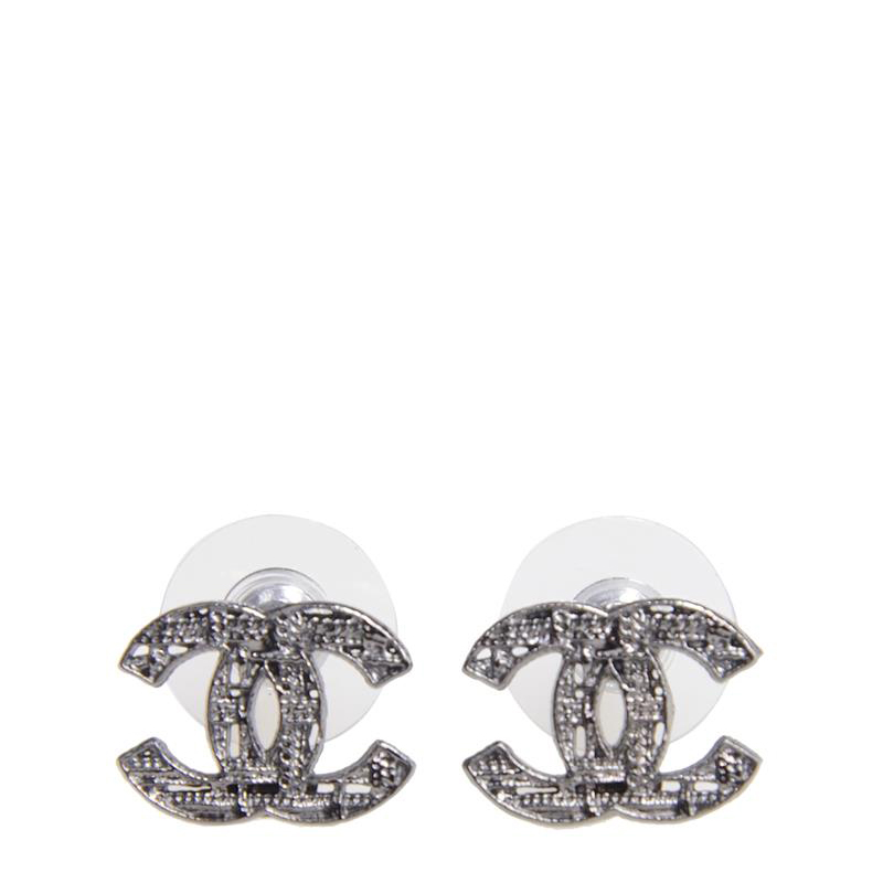 New on sale chanel earrings